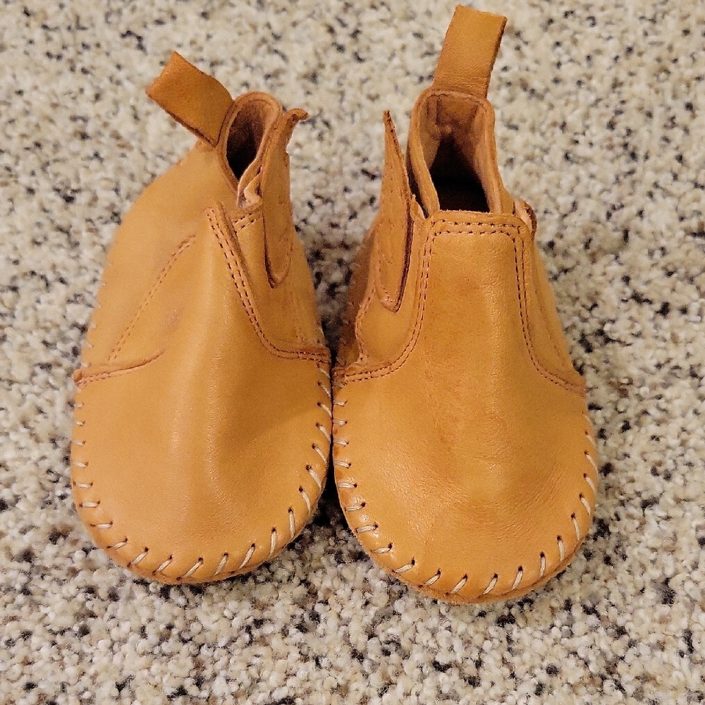 Easy Peasy Nwot Toddler Shoes Moccasins Leather 20/21 Sz 5?